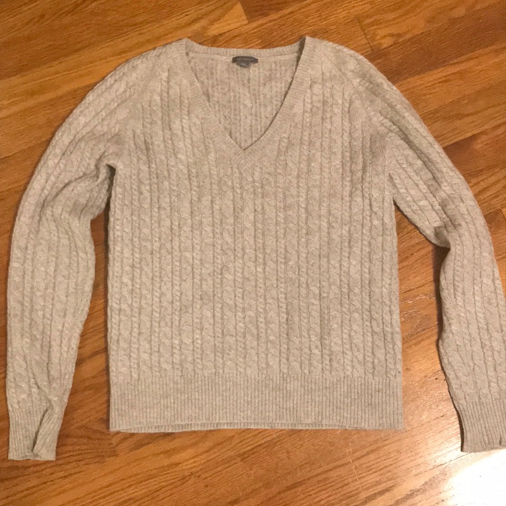 Ann Taylor grey cable knit cashmere sweater